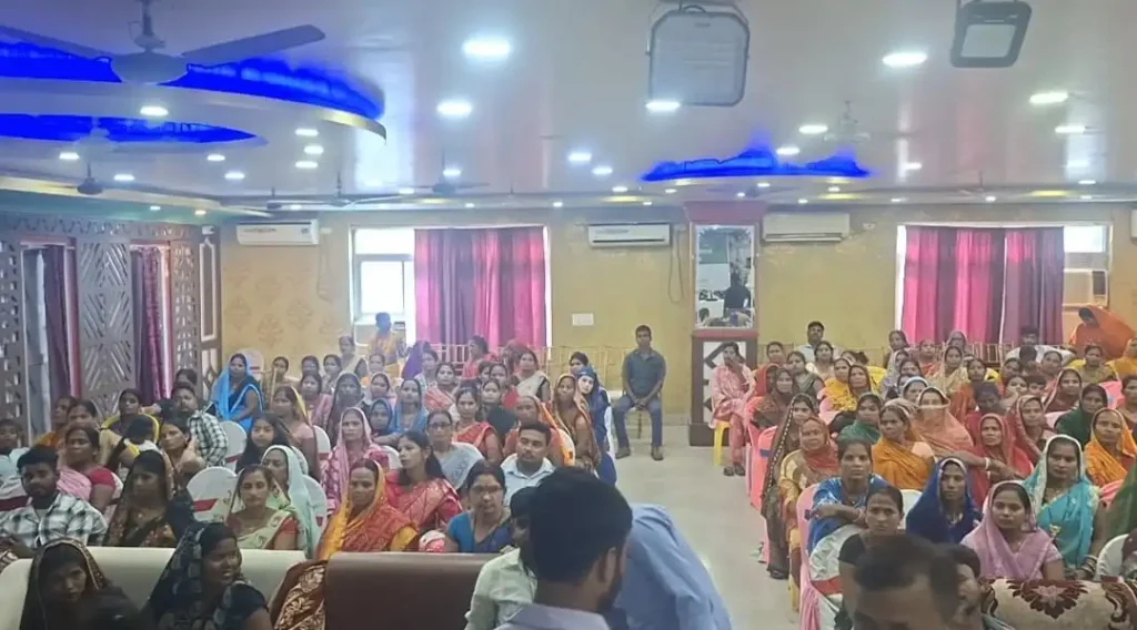 दरभंगा में ग्रामीण महिलाओं की वित्तीय साक्षरता बढ़ाने के लिए आयोजित सामाजिक-आर्थिक विकास कार्यशाला