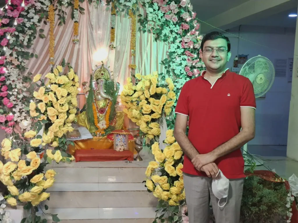 गणेश चतुर्थी दरभंगा में प्रसाद पॉली क्लिनिक में पूजा