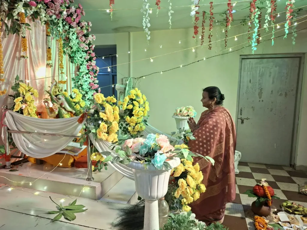 प्रसाद पॉली क्लिनिक दरभंगा में गणेश प्रतिमा की स्थापना